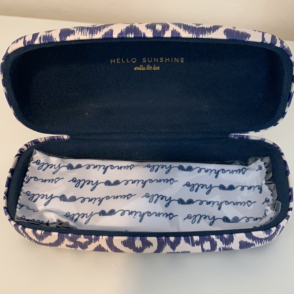 Stella & Dot - Ikat Print Sunglasses Case